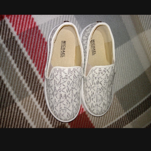 MK Kids Canvas Slip On Shoes - Picture 3 of 8